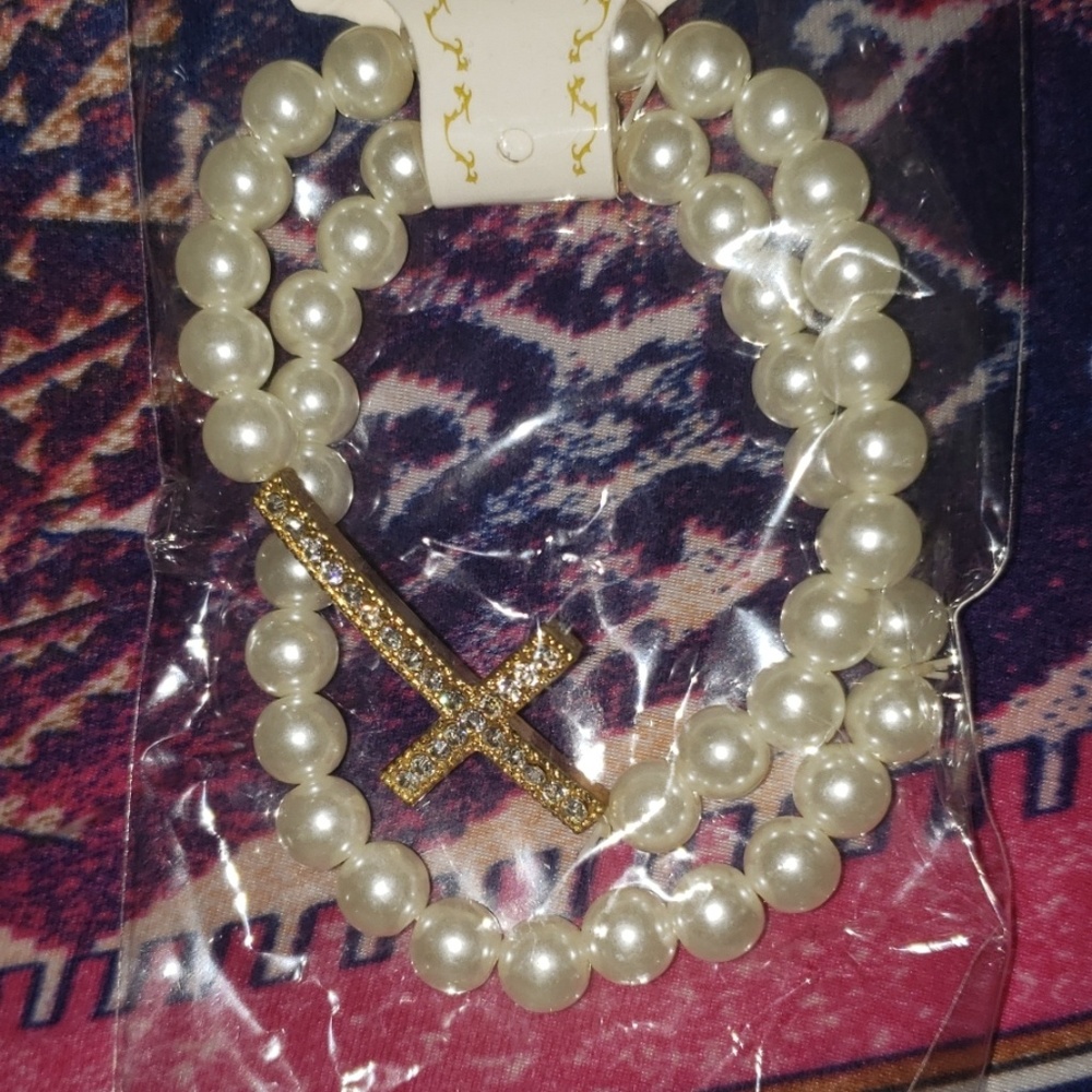 Cross bracelet - Picture 1 of 2
